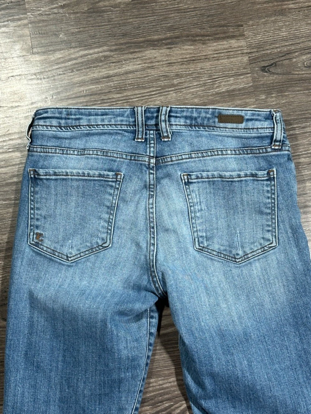 KUT FROM THE KLOTH Distressed CATHERINE Slim Boyfriend Cuffed Cropped Jeans 6 - Picture 8 of 13
